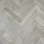 artisan eng oak herringbone invisible, light brushed & matt lacquered 90x450 (10/3mm)