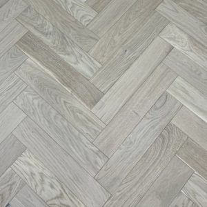 artisan eng oak herringbone invisible, light brushed & matt lacquered 90x450 (10/3mm)