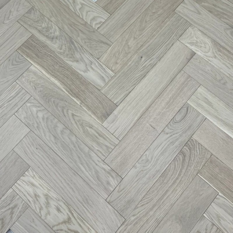 artisan eng oak herringbone invisible, light brushed & matt lacquered 90x450 (10/3mm)