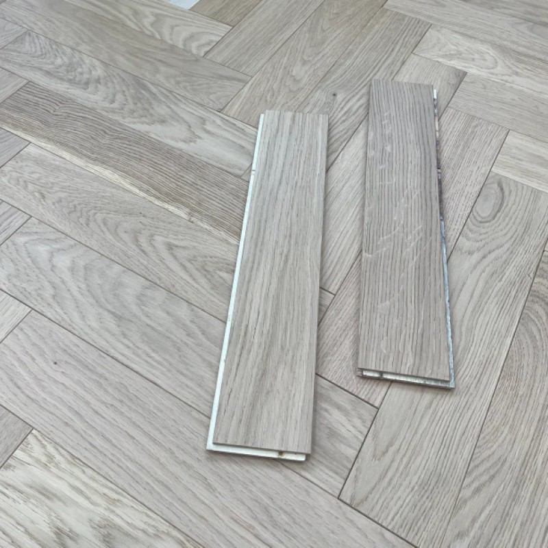 artisan eng oak herringbone invisible, light brushed & matt lacquered 90x450 (10 3mm) b