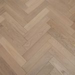 artisan eng oak herringbone prime invisible, light brushed & lacquered 90x450