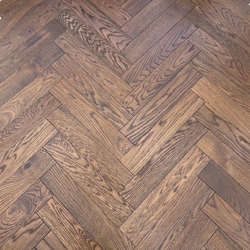 artisan eng oak herringbone whiskey, brushed & matt lacquered 90x450 (10/3mm)
