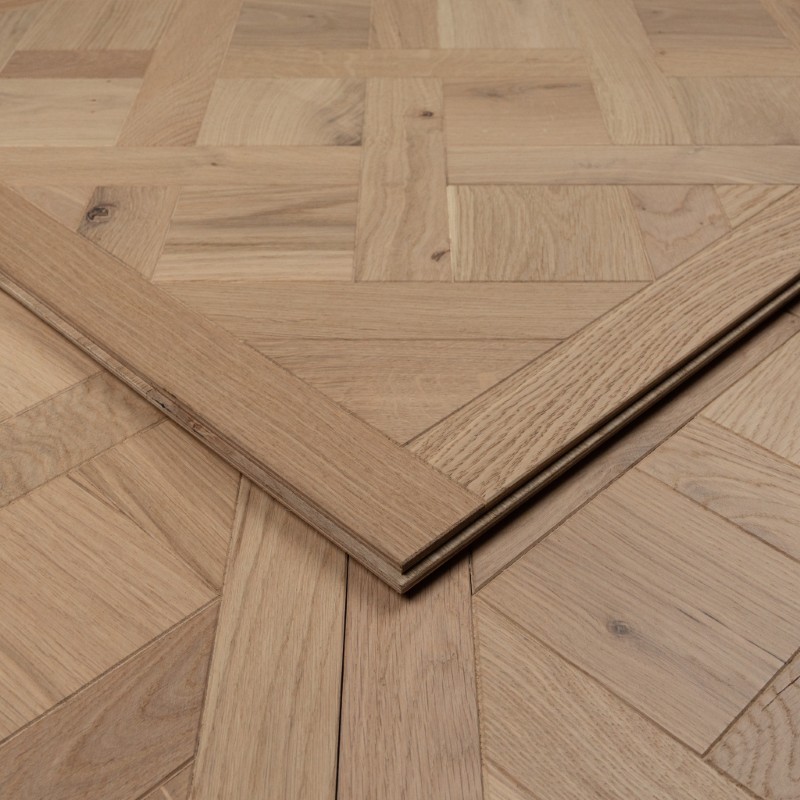 artisan eng oak versaille invisible, brushed & lacquered 800x800 b