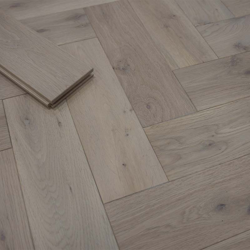artisan solid oak herringbone invisible, smooth & lacquered 90x300 b
